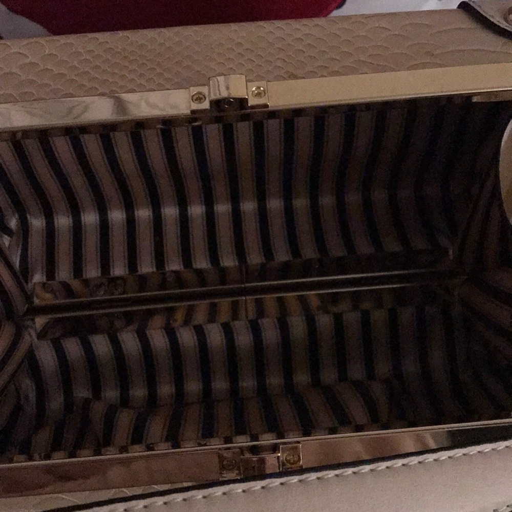 Bag - Picture 2 of 2